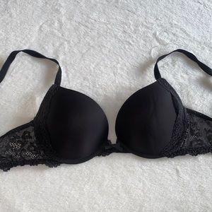32DD Black Victoria’s Secret Bra